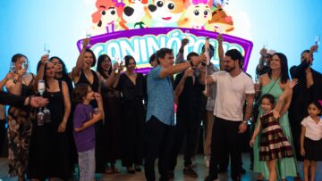 Caninópolis celebrou 1 milhão de inscritos no YouTube e ganhou as placas de Disco de Ouro e Disco de Platina.
