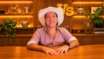 Matheus Calil é empresário do entretenimento e fundador da Viola Show, além de ter uma carreira construída a partir de sua relação com a música sertaneja.