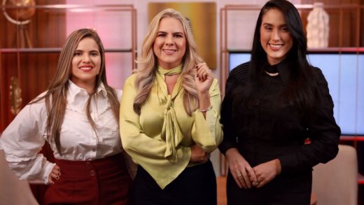 A condução do escritório por Paula Melo, Patricia Melo e Káthya Sena acrescenta à pauta uma dimensão de liderança feminina na gestão de negócios jurídicos.