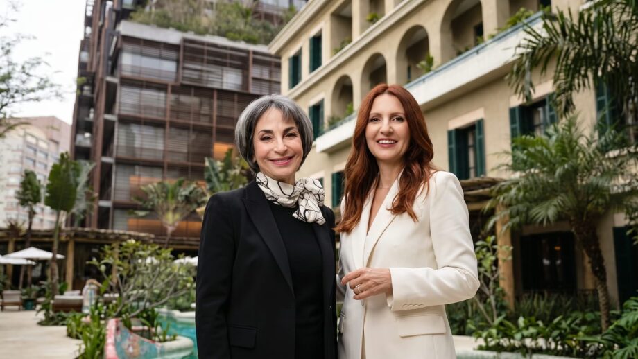 À esquerda Claudia Matarazzo, e à direita Eliane Ribeiro (anfitriã do evento)